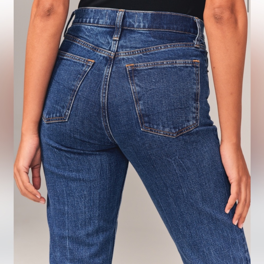 Abercrombie The Mom High Rise Jean